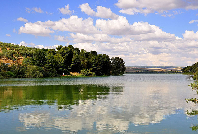 Il lago di San Giuliano, un'oasi naturale in Basilicata