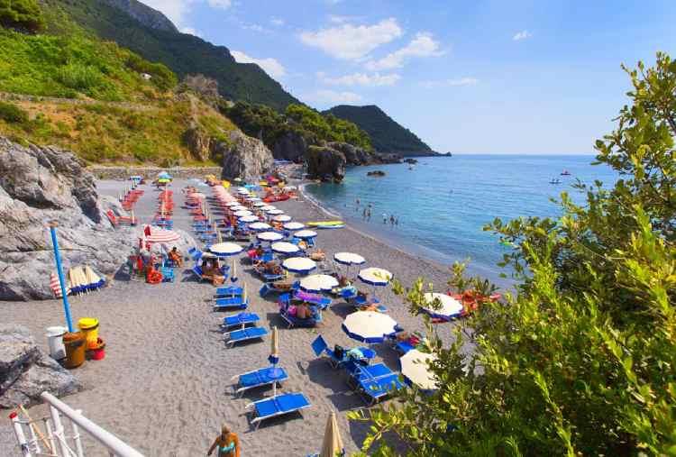 5 idee per una giornata al mare o in piscina in Basilicata