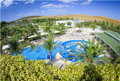 1 Notte in B&B o Mezza Pensione anche con Accesso alla Piscina Esterna o Spa per 2 persone