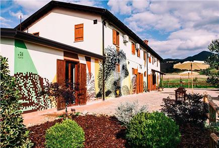 1 Notte in B&B, Mezza Pensione o Pensione Completa per 2 persone