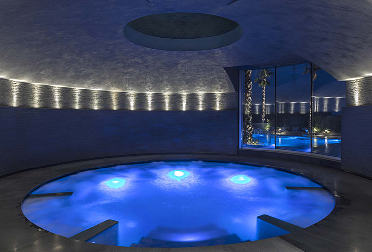 13 o 15/02: 1 Notte Luxury a San Valentino con Spa anche con Pranzo o Cena Gourmet per 2 persone