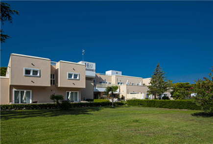 1 Notte in Mezza Pensione con Accesso alla Piscina Esterna per 2 persone