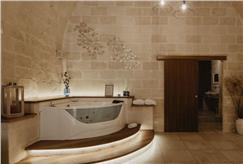 1 Notte in Suite con Vasca Idromassaggio in B&B per 2 persone